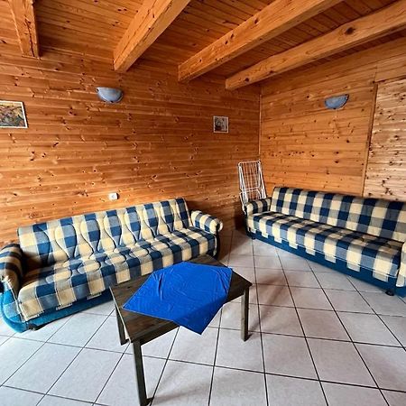 Almos Apartman Балатонфеньвеш Екстер'єр фото