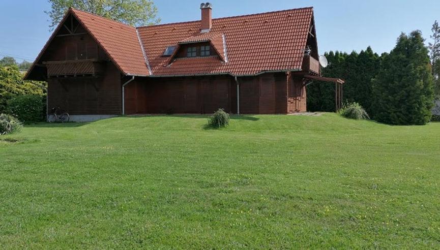 Almos Apartman Балатонфеньвеш Екстер'єр фото