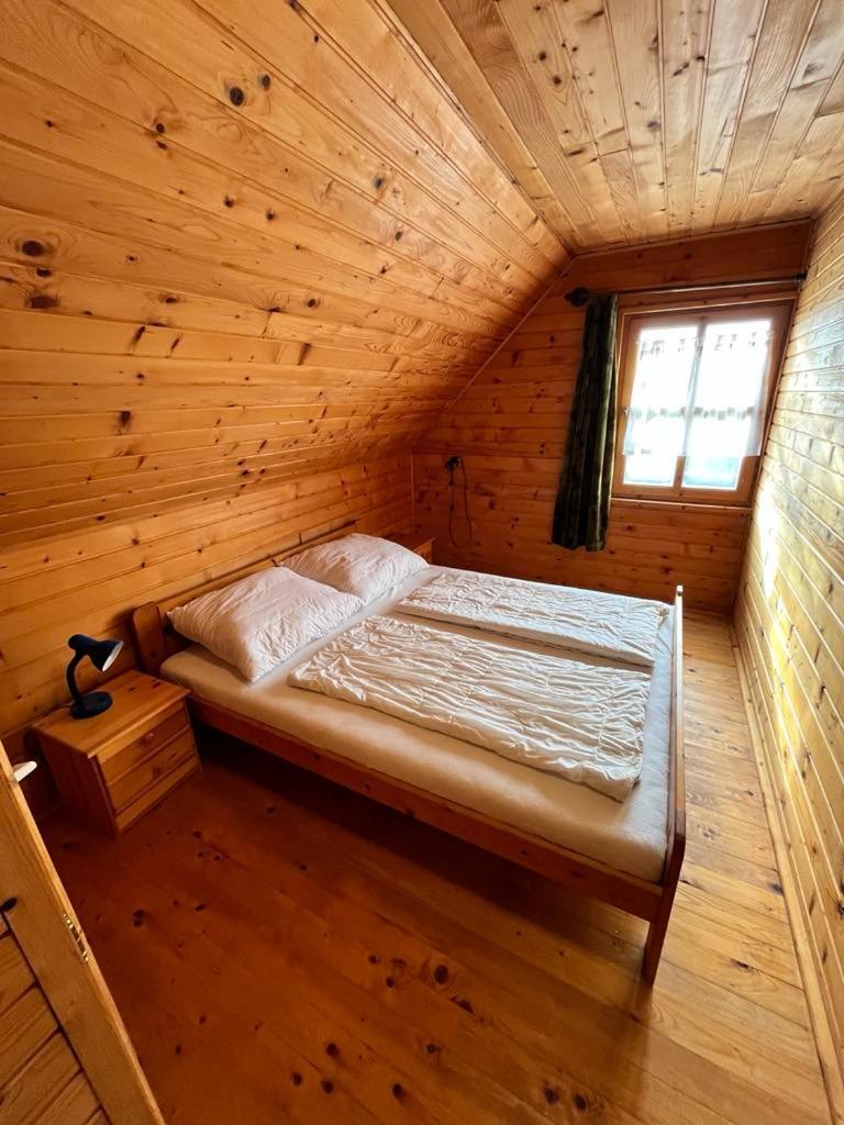 Almos Apartman Балатонфеньвеш Екстер'єр фото