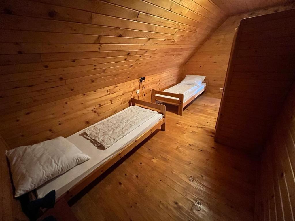 Almos Apartman Балатонфеньвеш Екстер'єр фото