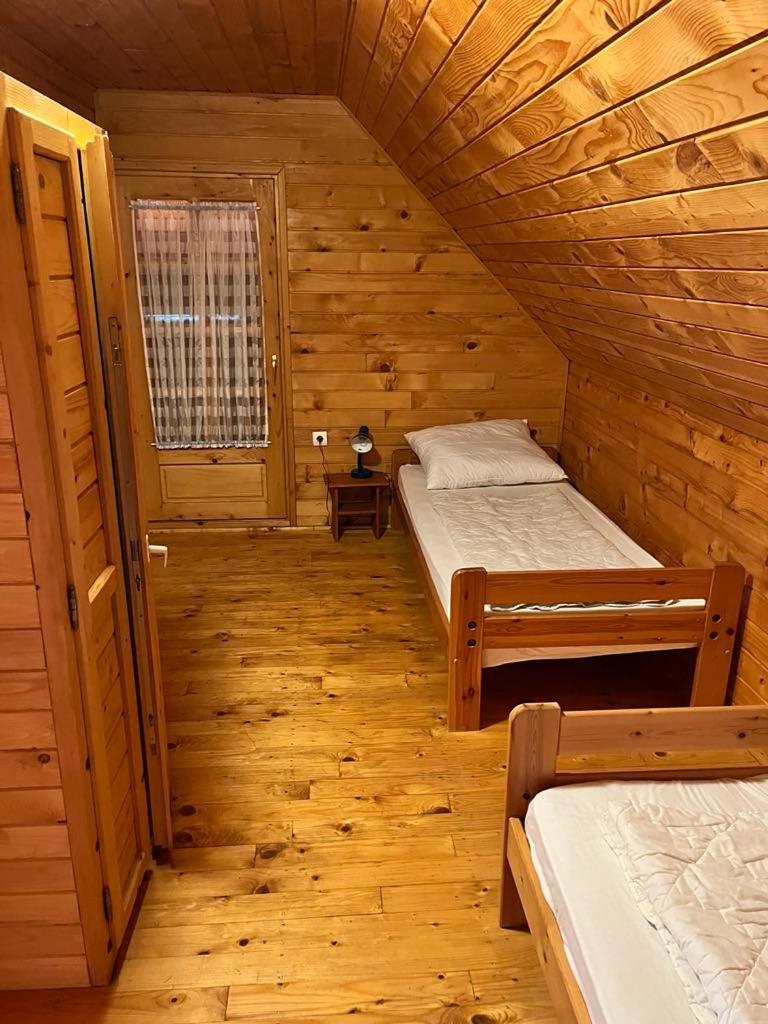 Almos Apartman Балатонфеньвеш Екстер'єр фото